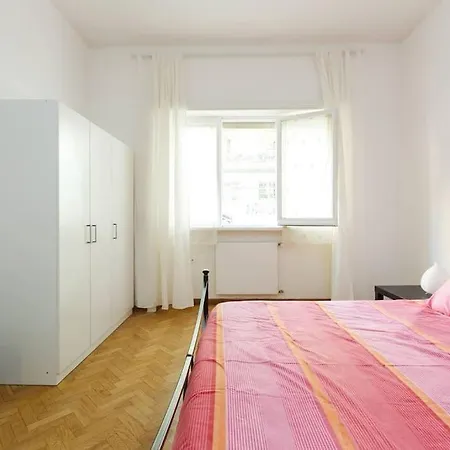 St.peter/vatican New Spacious 3bedrooms Рим